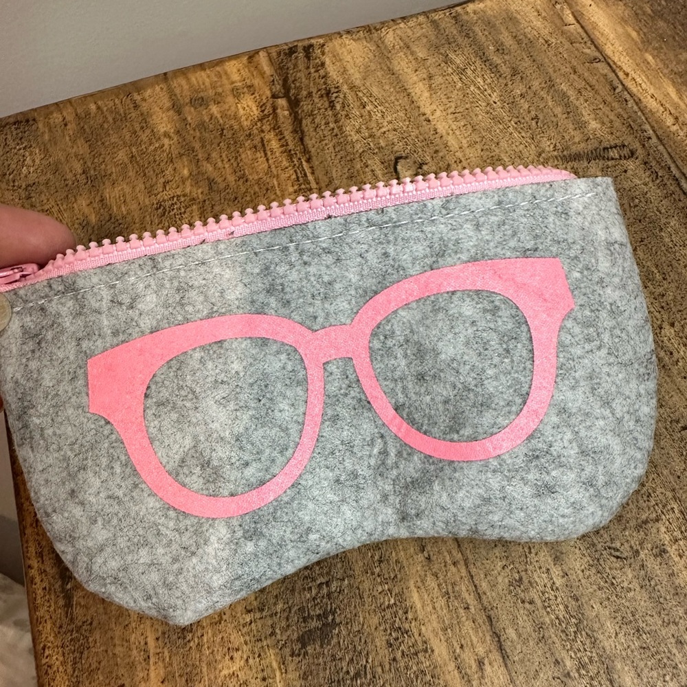 Eyeglass case- felt material- New